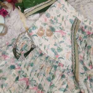 Pastel Floral One-Layer Georgette Saree with Dark Green Sequin Blouse