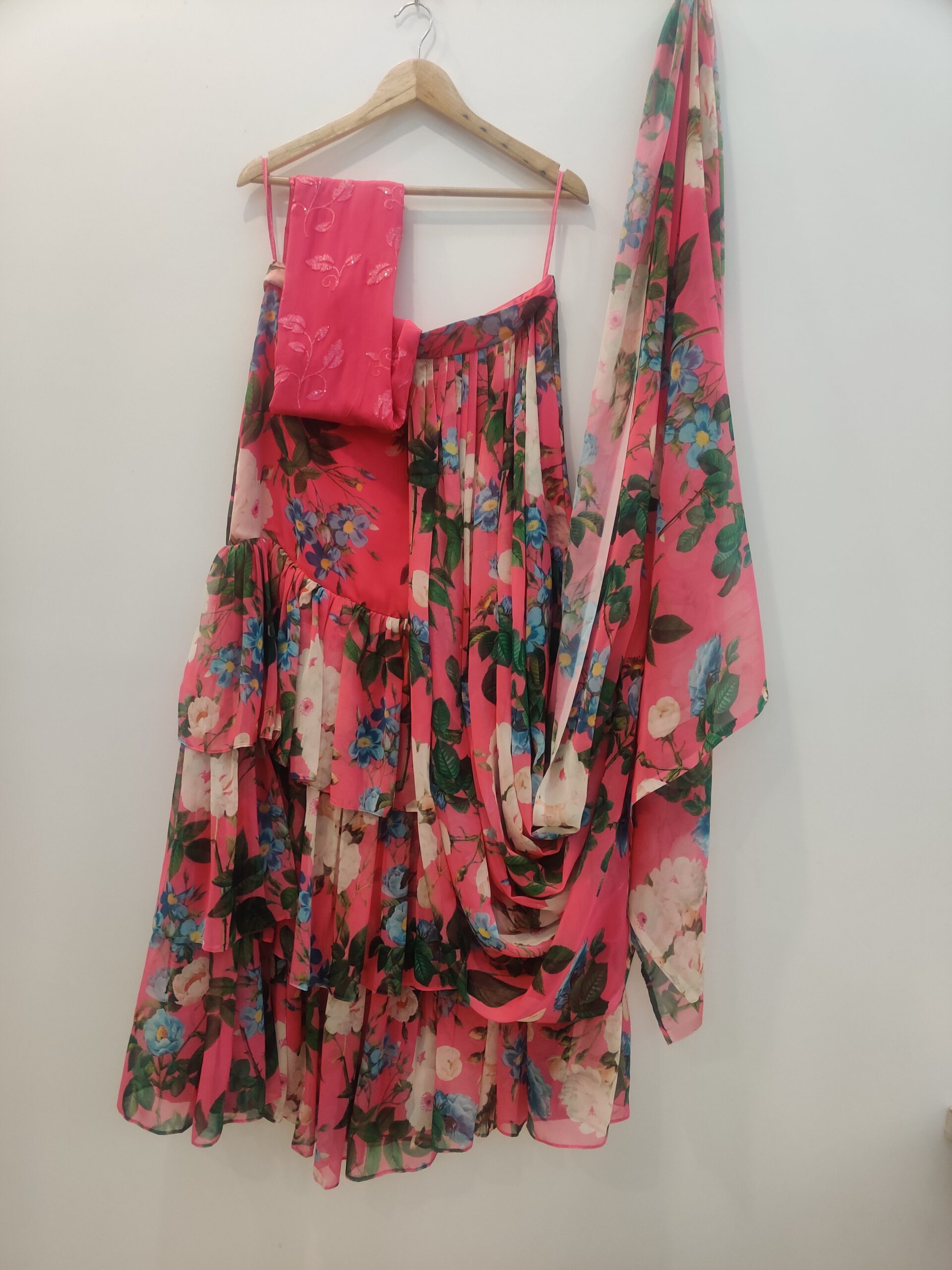 Pink Floral 3-Tier Georgette Printed Saree - Image 3