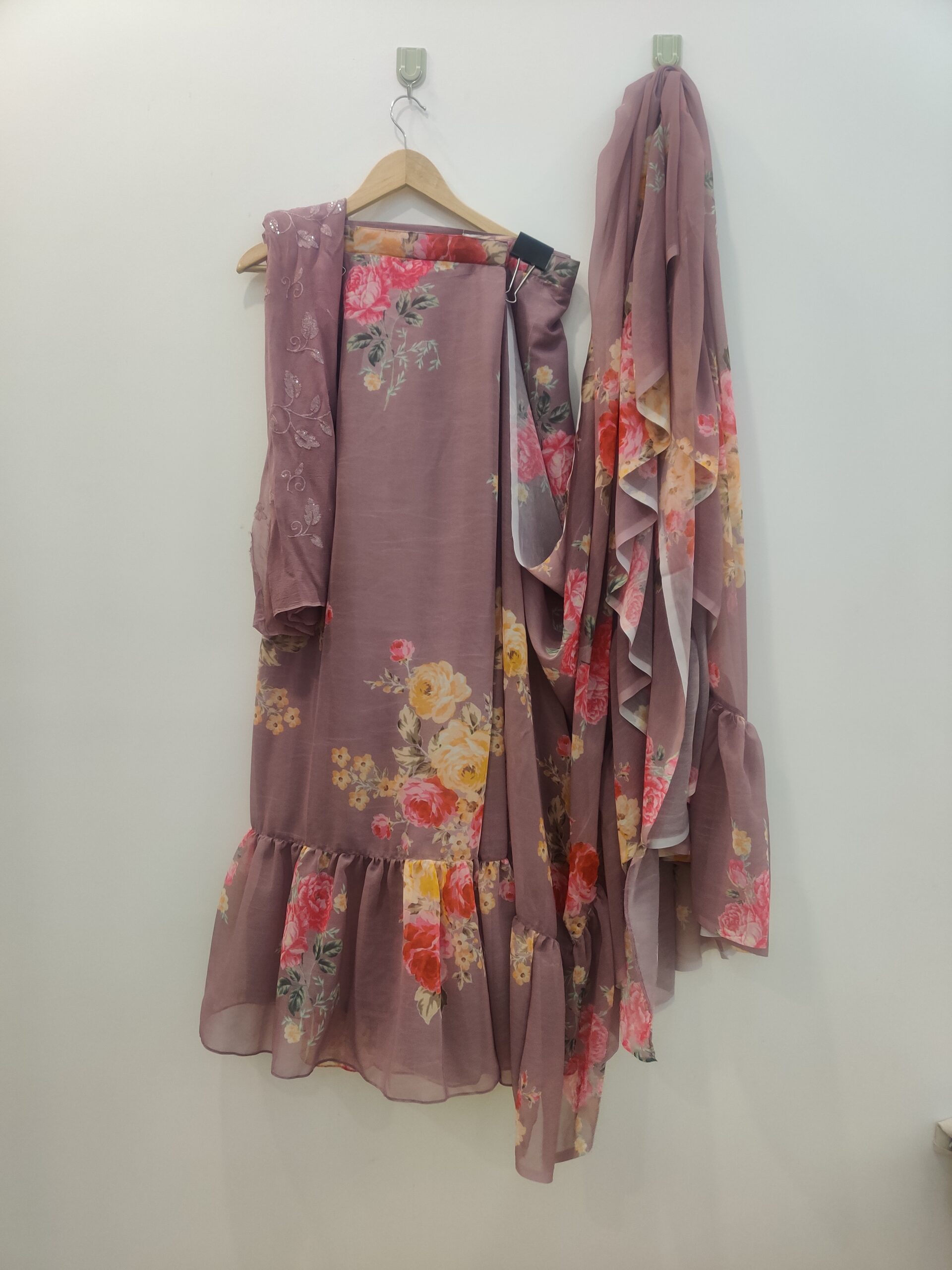 Mauve Floral Pre-Draped Flare Saree with Sequin Blouse - Image 3